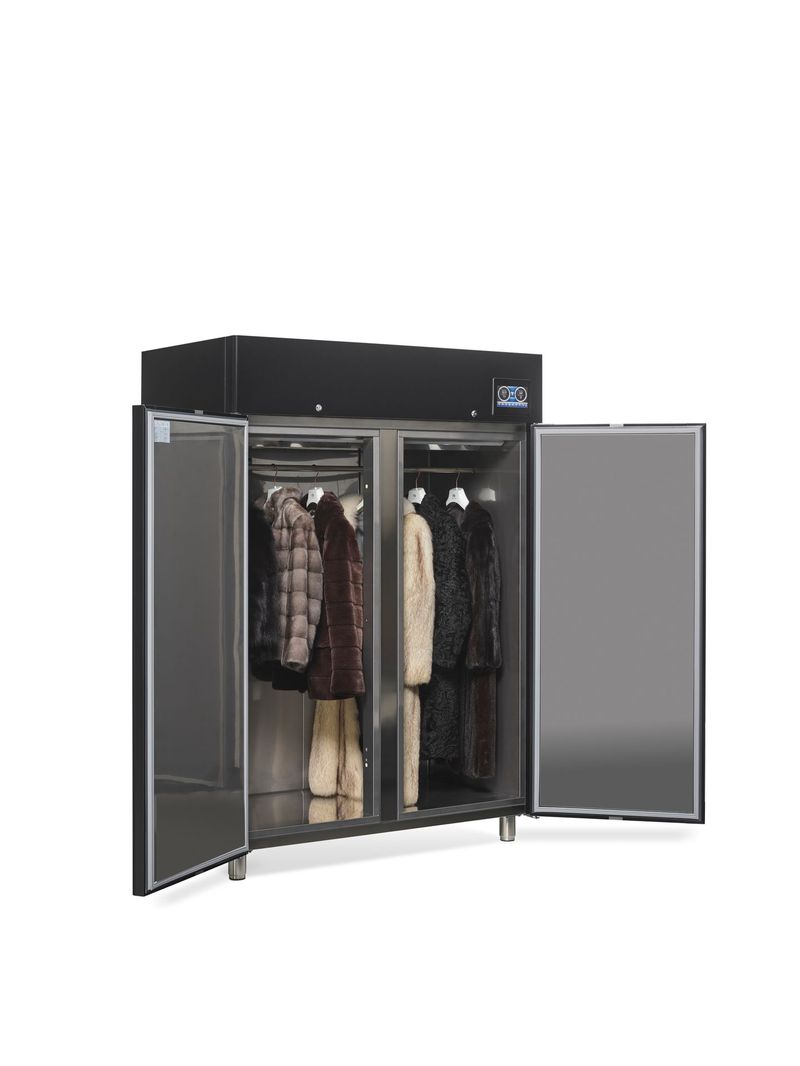 2 doors black fanny (2).jpg